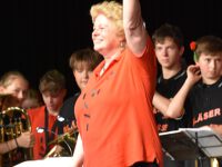 Für mich soll`s rote Rosen regnen…. Ane Holmer verlässt die “Bühne” mit einem Sommerkonzert der Superlative 2026 Ane 1